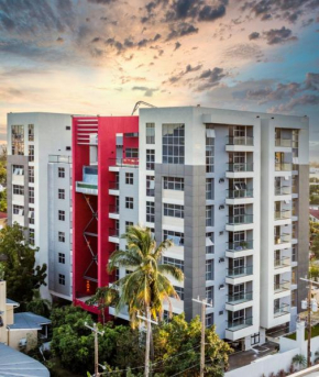 Parkhurst Lux Condo Near Devon House